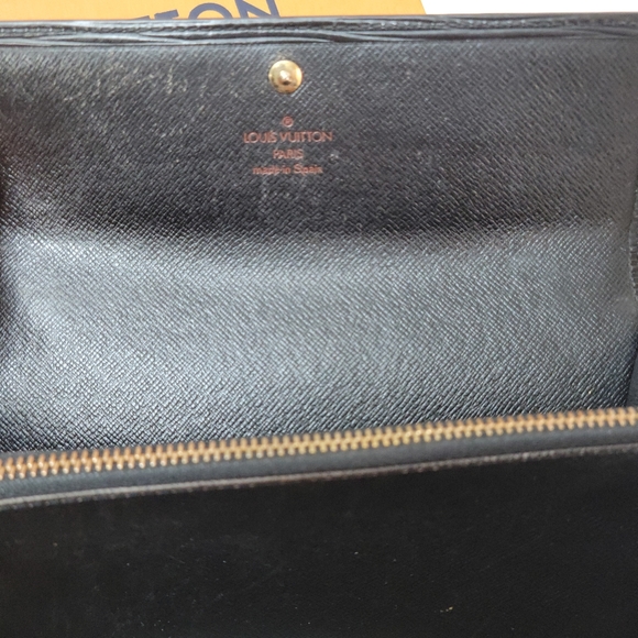 Authentic Louis Vuitton epi black wallet - Picture 6 of 8